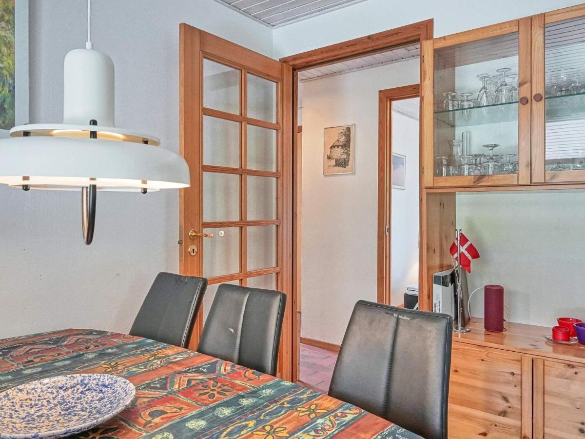 Three-Bedroom Holiday Home In Ronne 4 Extérieur photo